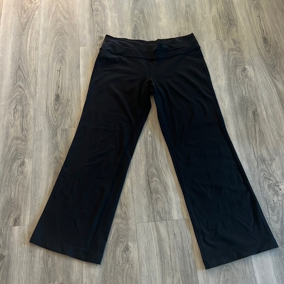 Lululemon black Astro pants size 12